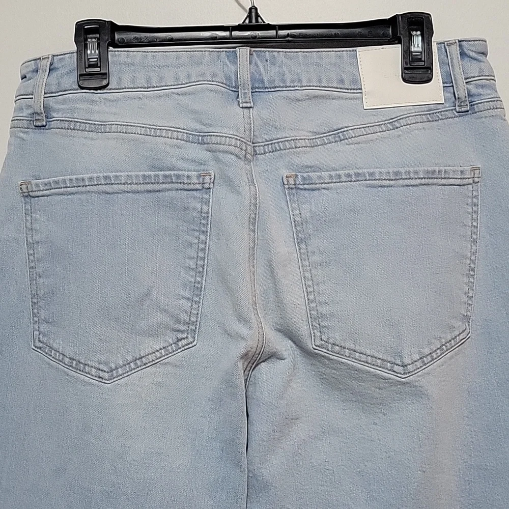Express Blue High Rise Jeans Size 12 Womwns Light Wash Capri/ankle Pants Button - Picture 3 of 6